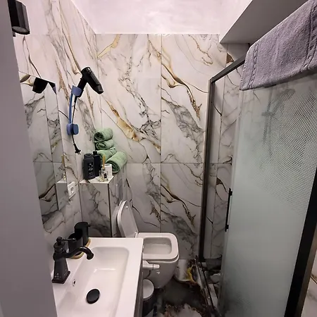 Bed & Breakfast Carul Cu Flori 3*