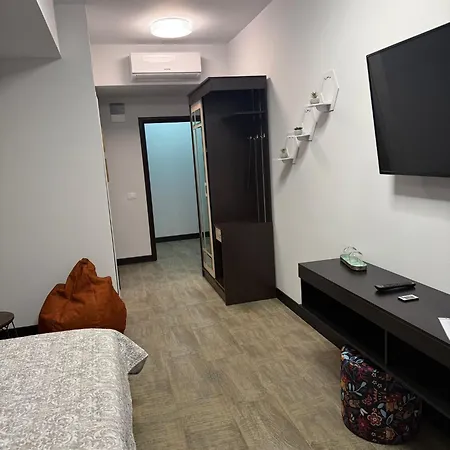 Bed and Breakfast Carul Cu Flori Κραϊόβα
