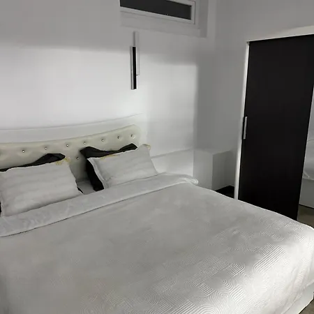 Carul Cu Flori Bed and Breakfast 3*