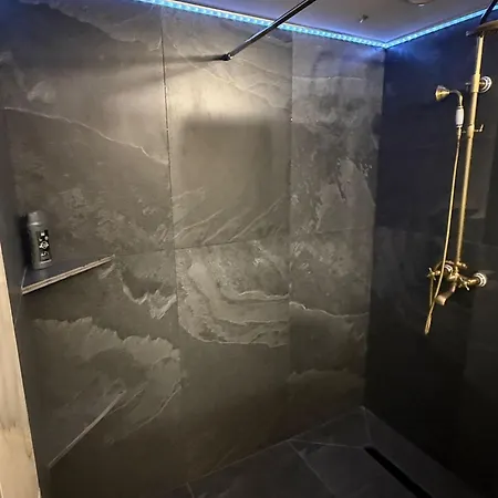 Bed and Breakfast Carul Cu Flori Κραϊόβα